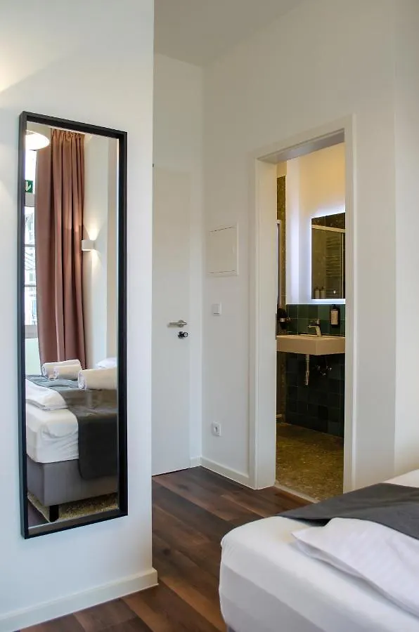 Homely Stay Studio 8 - Relaxed Self-Check-In Room In 뮌헨
